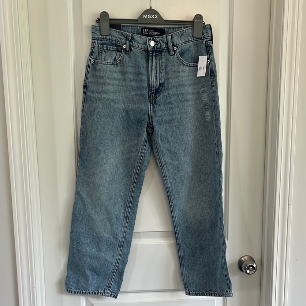 NWT GAP relaxed straight crop jeans size 6/28r